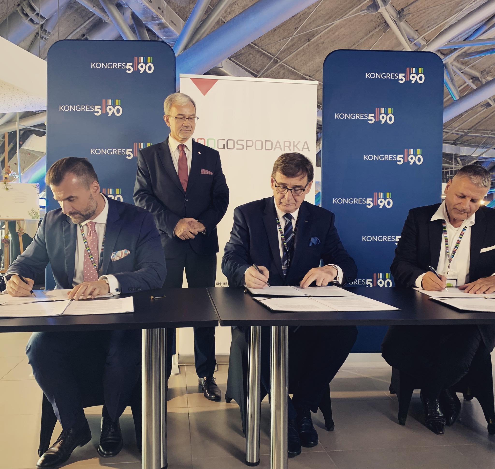 Podpisanie V4, kanownik, zipsee, ministerstwo cyfryzacji