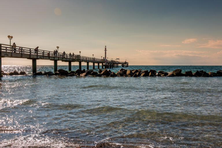 Bałtyk, sztuczna inteligencja, AI, morze, plaża, urlop