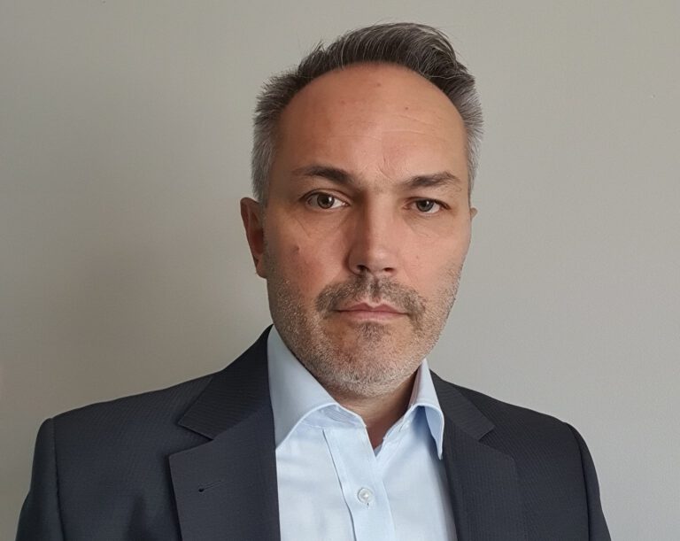 Mariusz Olszewski, tech data