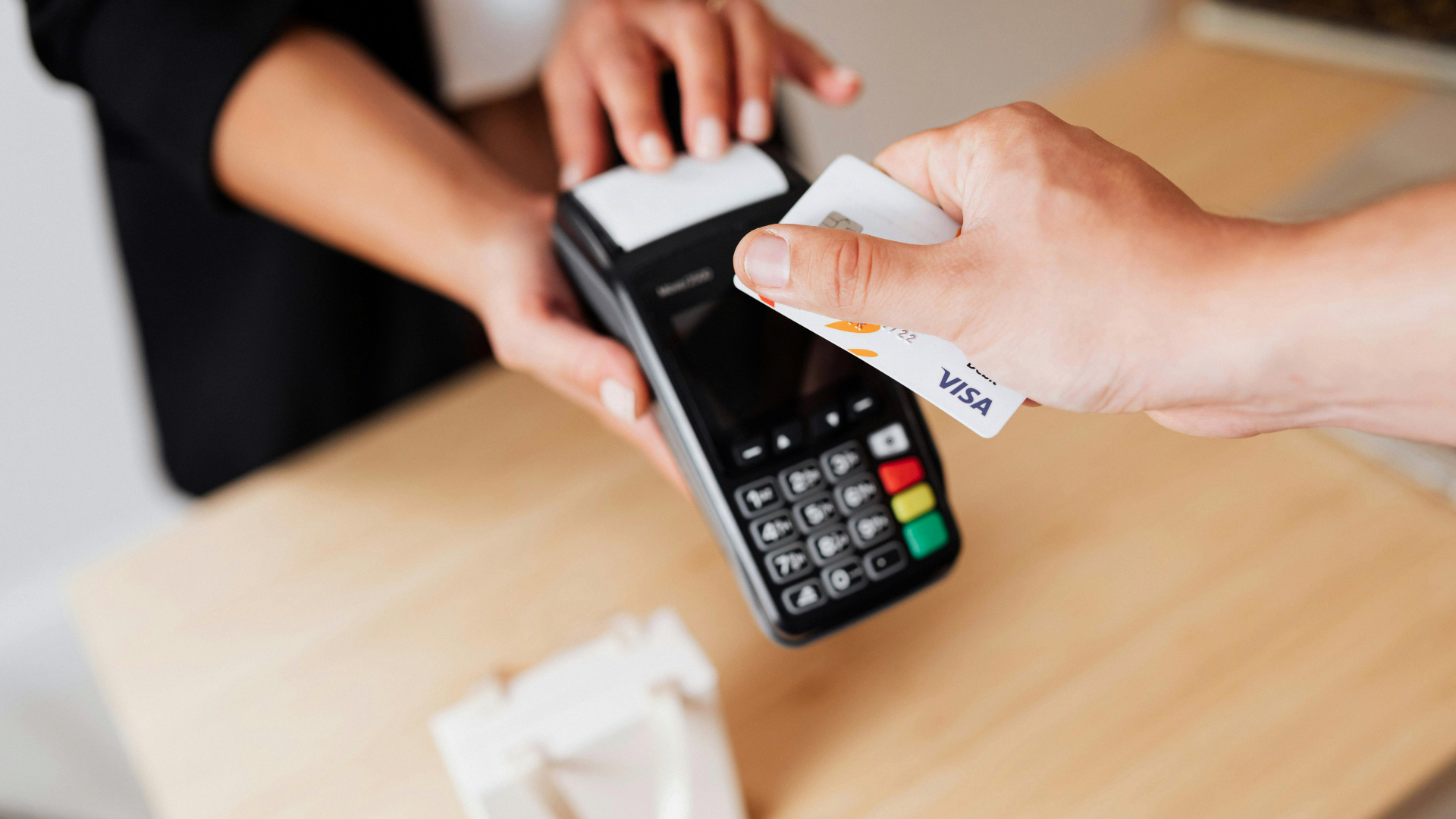 karta, visa, płacenie kartą za granicą